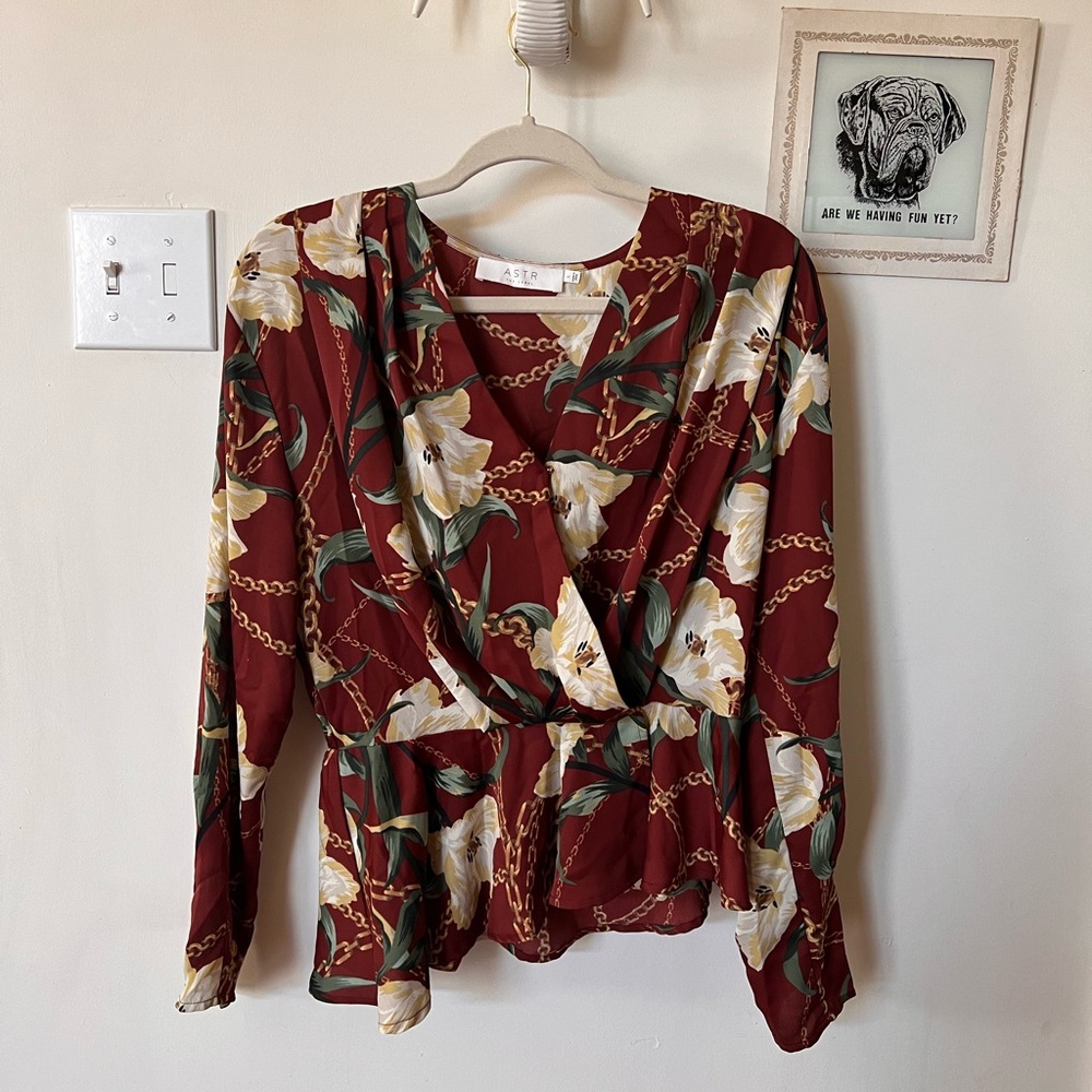 [astr the label] flower and chain asymmetrical long sleeve top